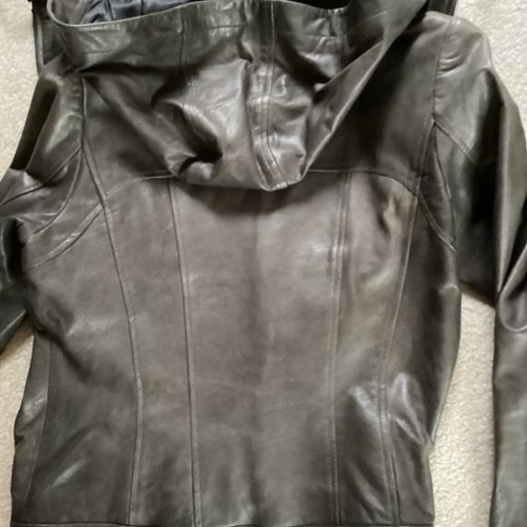 Bernardo Leather Hooded Drawstring Gather Collar Jacket - Picture 4 of 9